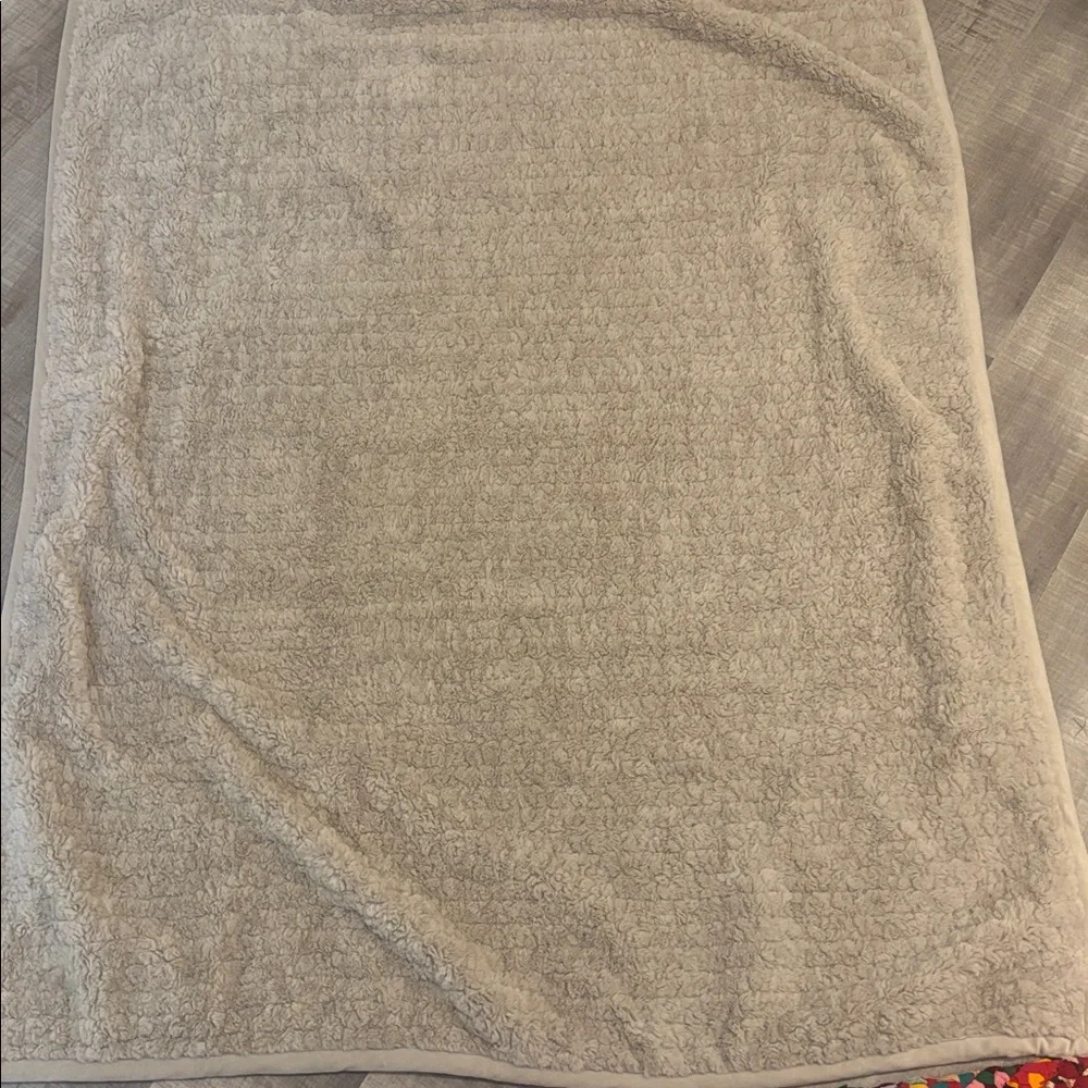 pottery barn throw blanket - Picture 4 of 5